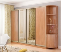 Когда лучше иметь шкаф, а когда — гардеробную?