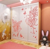 Оптимизированные для детской комнаты шкафы-купе