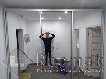 Шкаф-купе отдельностоящий в нише 1